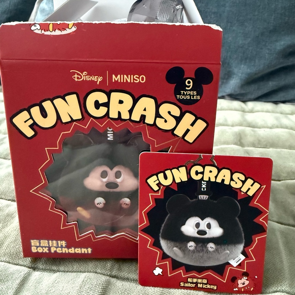 Fun Crash Sailor Mickey! - Black and White/Gray